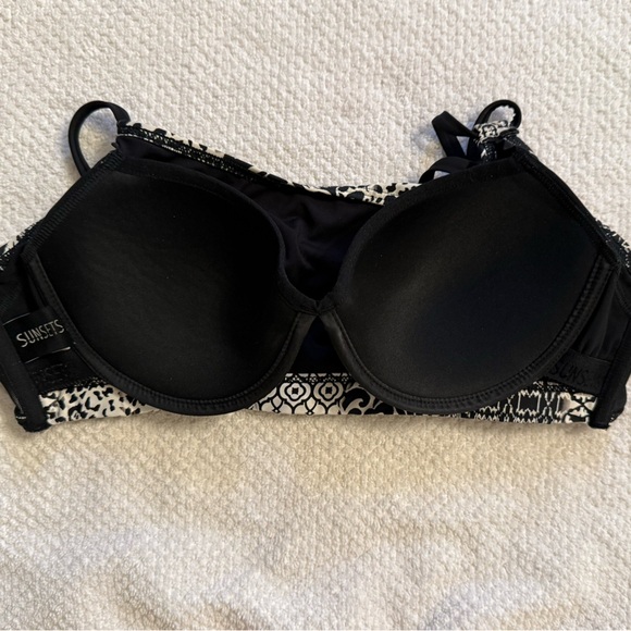 Sunsets Bikini Top with Underwire. Very supportive.  Black white 32D - Picture 4 of 6